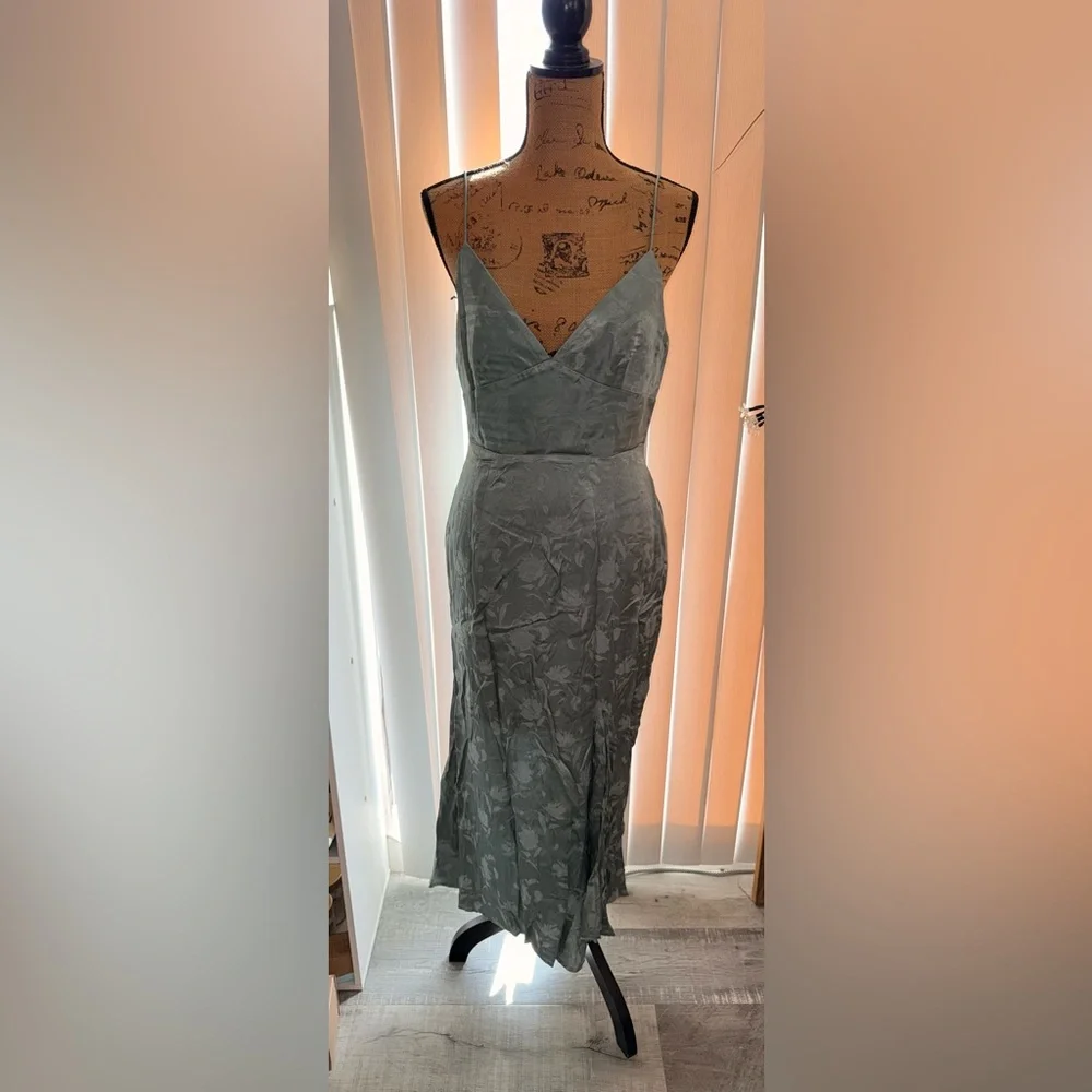 Chic Sage Green Midi Dress - Picture 2 of 7